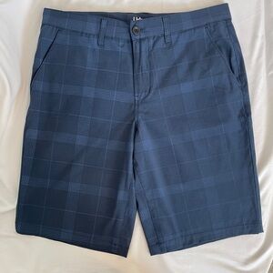 Urban Pipeline Super Flex Flat Front Lightweight Men's Navy Plaid Shorts